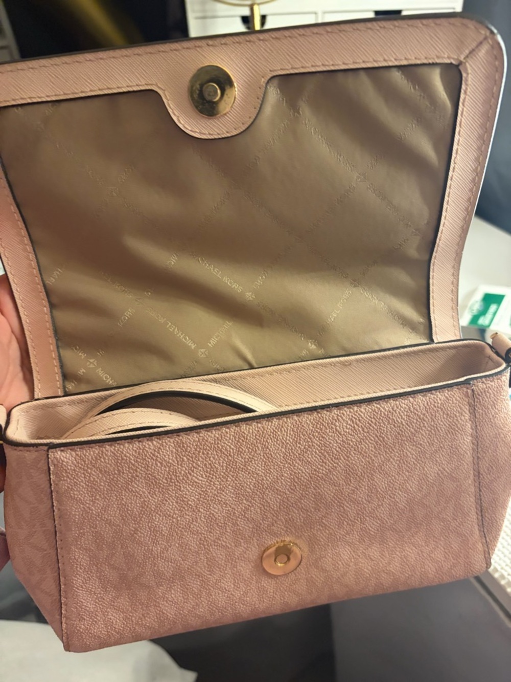 Michael Kors Pink purse - Picture 5 of 6